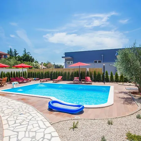 Klimatisierte Birikina 4 Mit Pool *