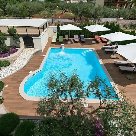 Klimatisierte Birikina 4 Mit Pool Apartman *